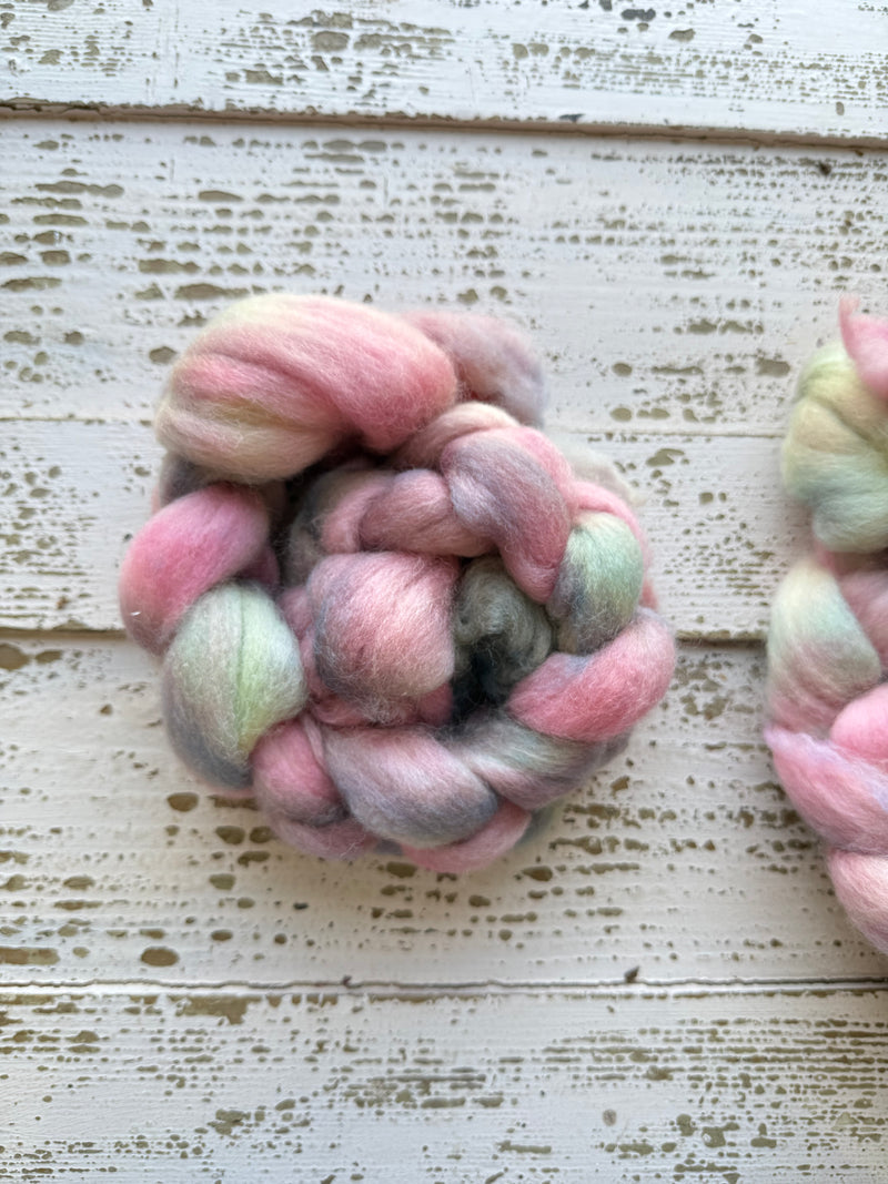 Endpaper -  100% Corriedale Roving