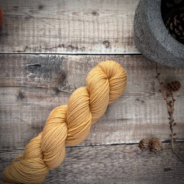 Wild Fibre No. 16 — Naturally Dyed British Wool (Botanical Cutch)